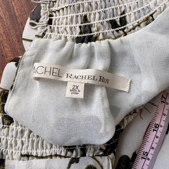 ✨ Rachel Roy | Cold Shoulder Floral Top | Size 2X ✨ - Picture 4 of 8